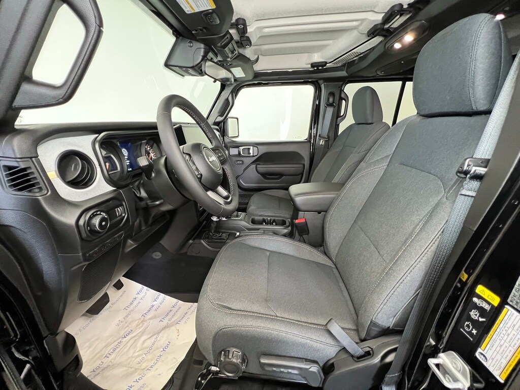 2025 Jeep Wrangler Sport S photo 3