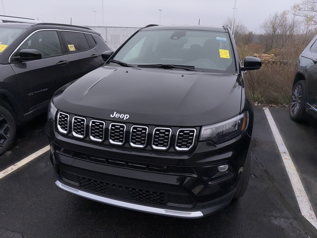 2024 Jeep Compass Limited photo 3