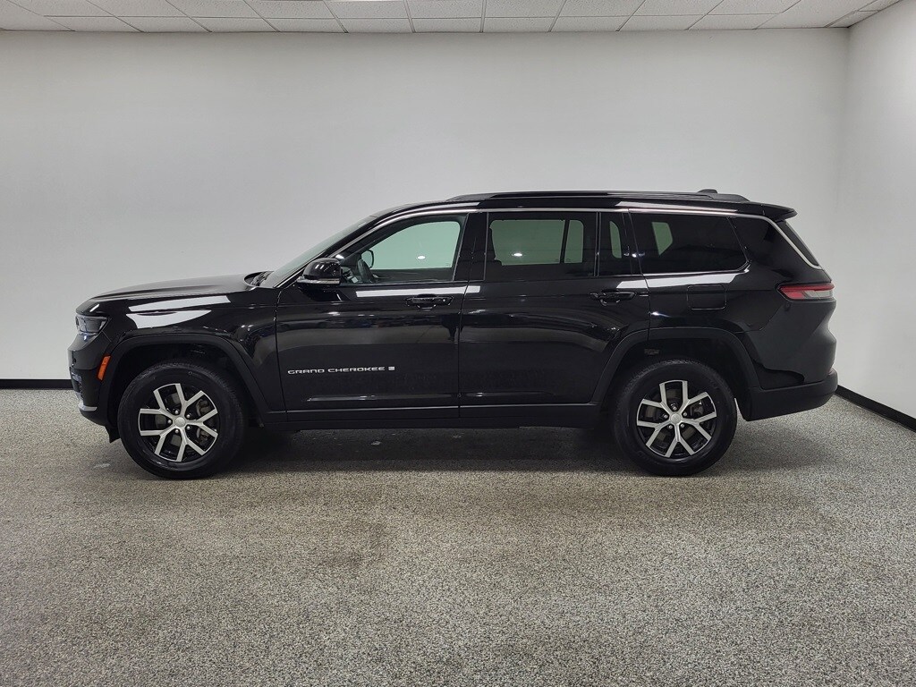 2024 Jeep Grand Cherokee Limited photo 2