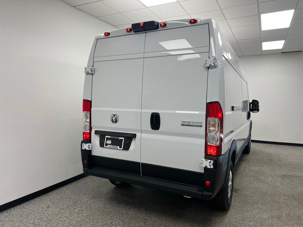 2026 Ram ProMaster 3500 Cargo Van photo 4