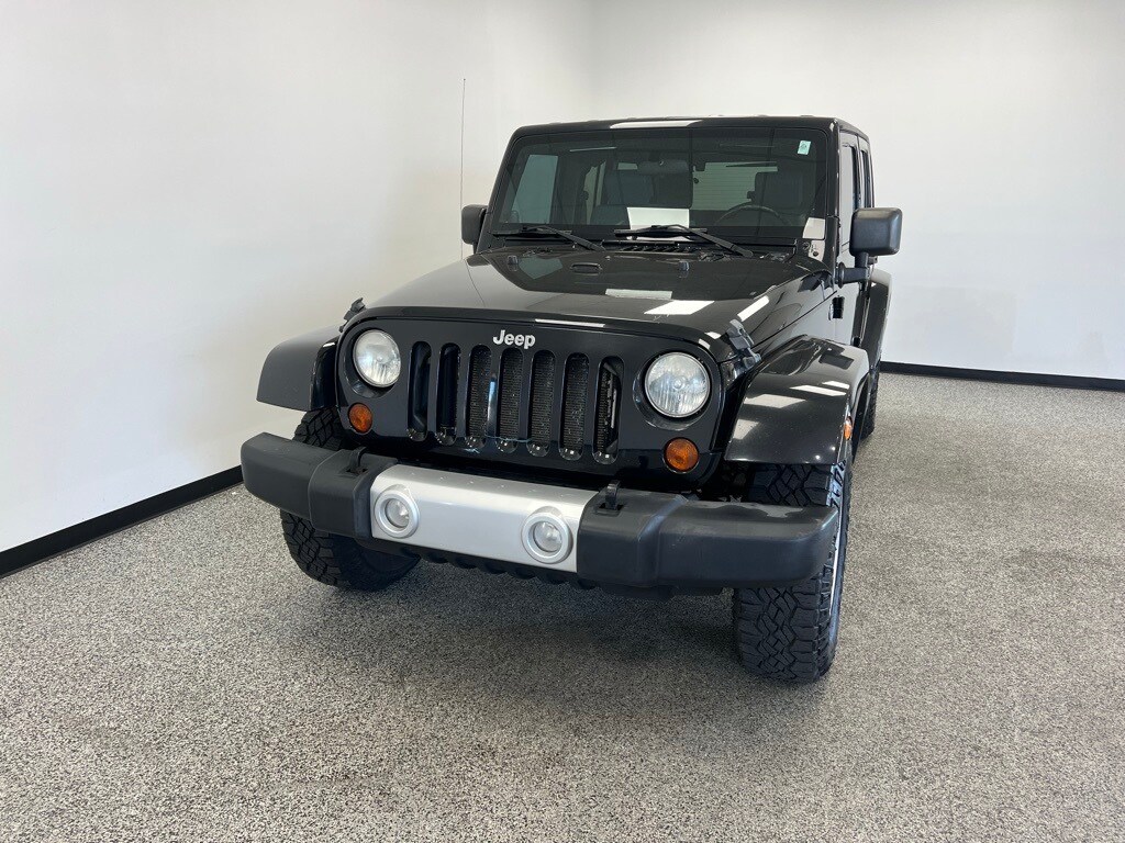 2010 Jeep Wrangler Unlimited Sahara photo 2