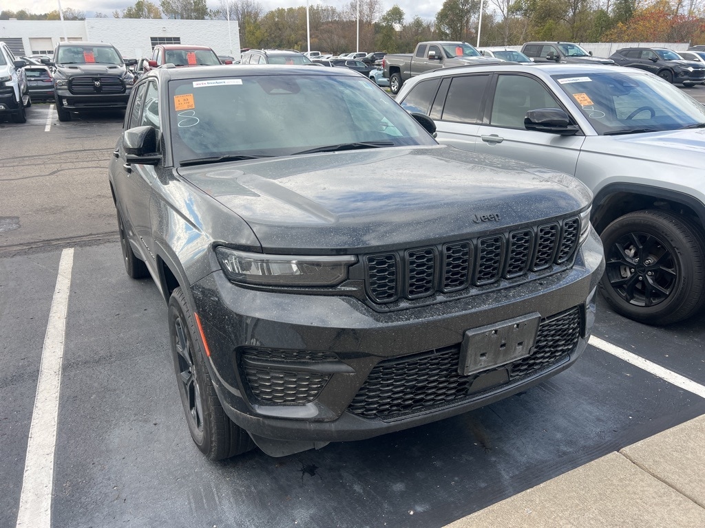 2024 Jeep Grand Cherokee Altitude X photo 2