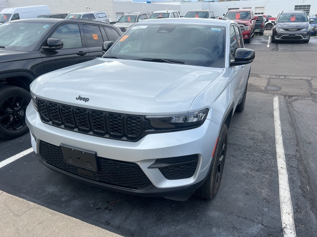 2024 Jeep Grand Cherokee Altitude X photo 3