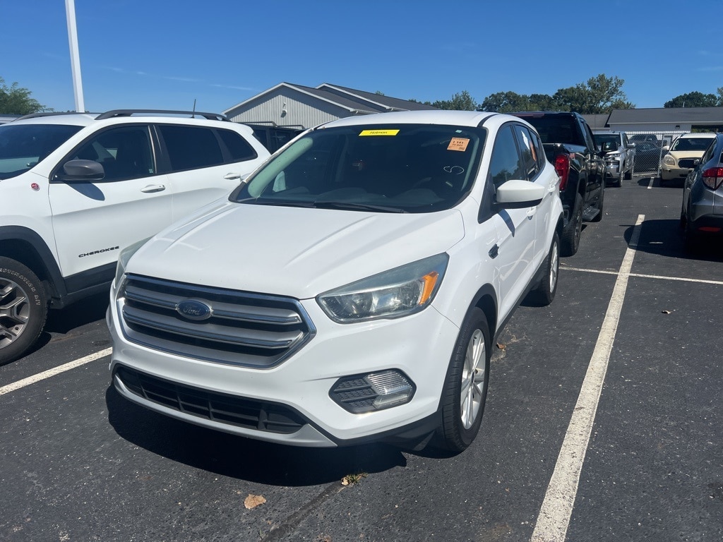 Used 2017 Ford Escape SE with VIN 1FMCU0GD8HUD78559 for sale in Jackson, MI