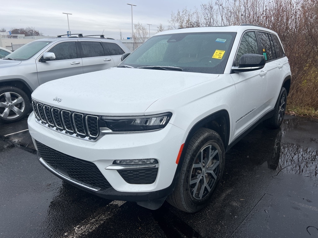 2024 Jeep Grand Cherokee Limited photo 2