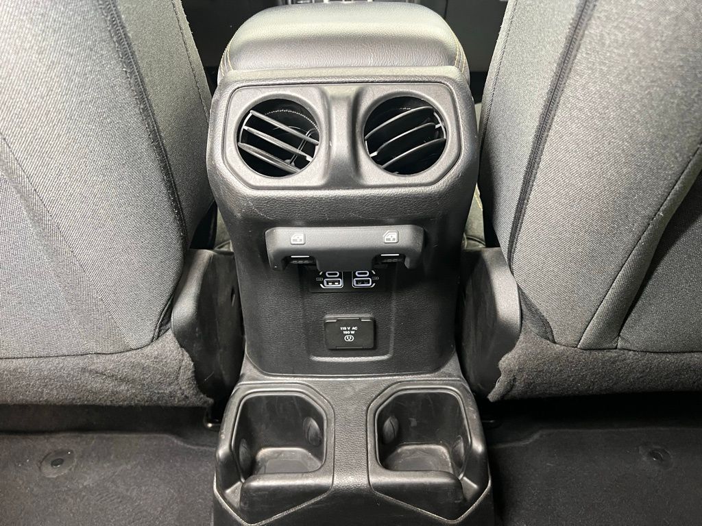 2024 Jeep Wrangler 4-Door Sahara - Photo 11