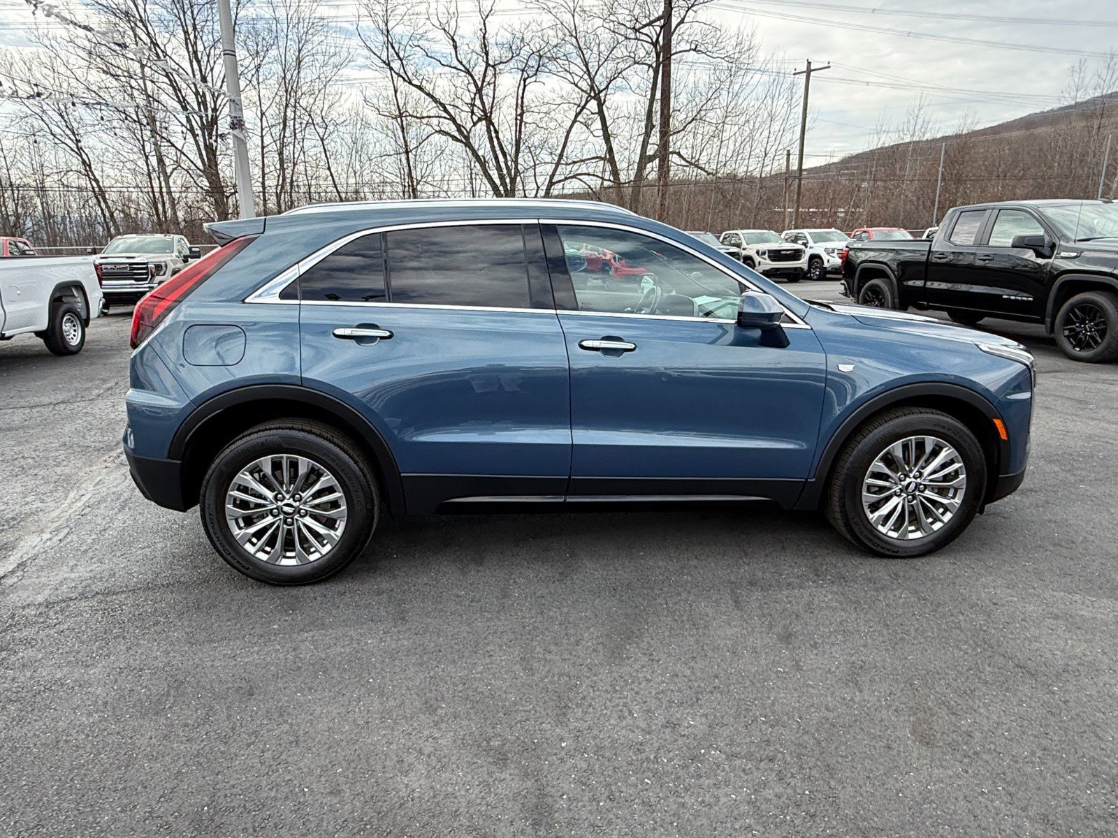 2024 Cadillac XT4 Premium Luxury - Photo 6
