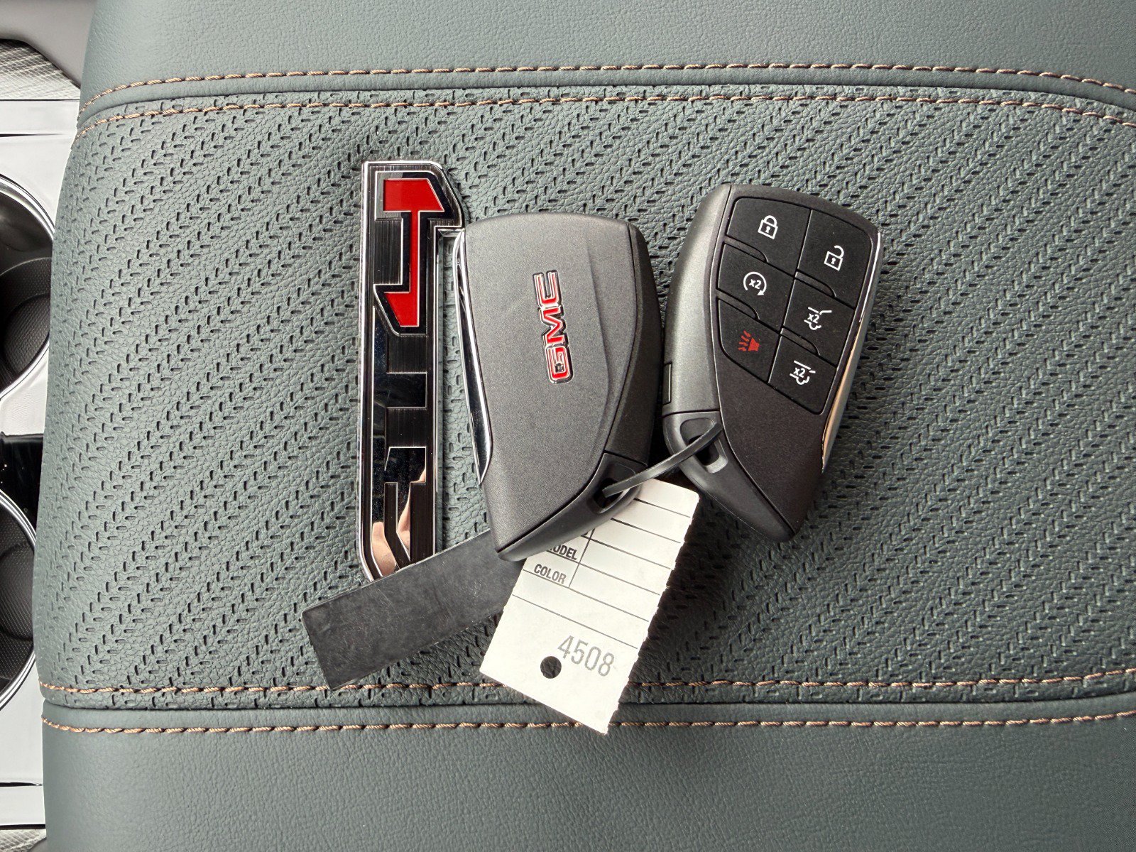 2026 GMC Yukon XL AT4 - Photo 42