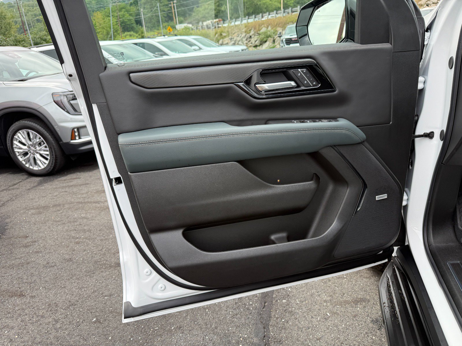 2026 GMC Yukon XL AT4 - Photo 16