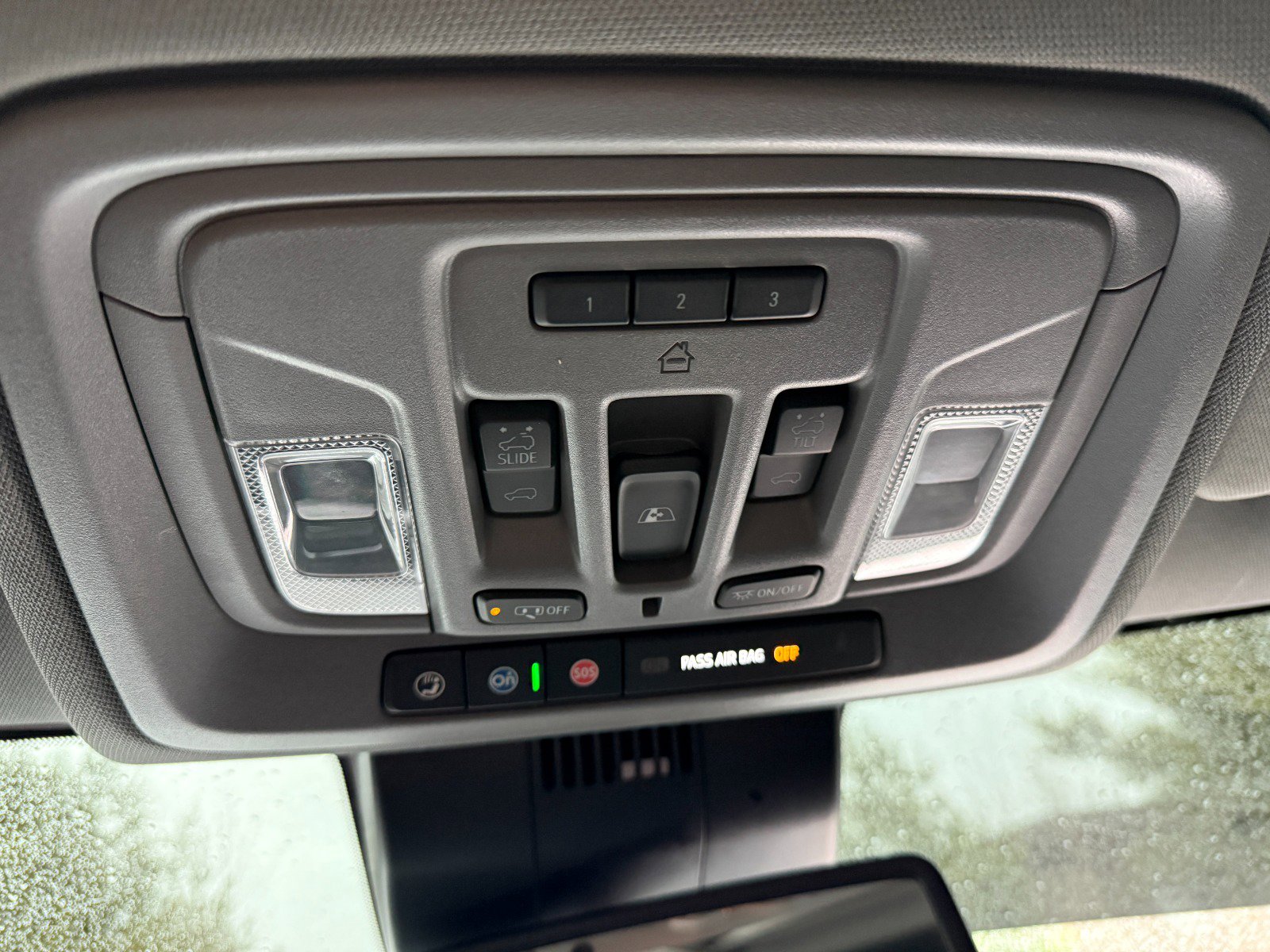 2022 Chevrolet Silverado 1500 LTZ - Photo 36