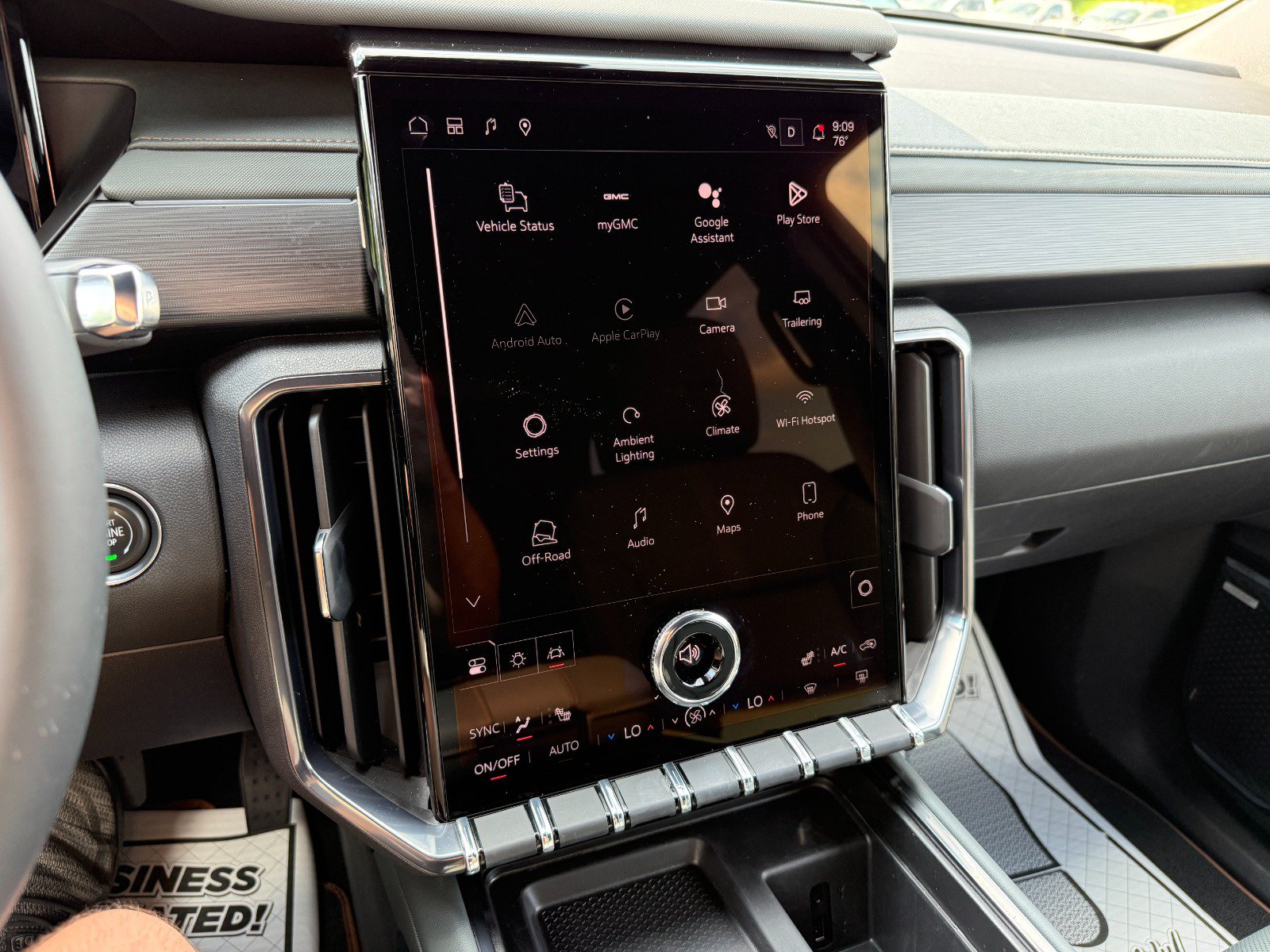 2025 GMC Acadia AT4 - Photo 34