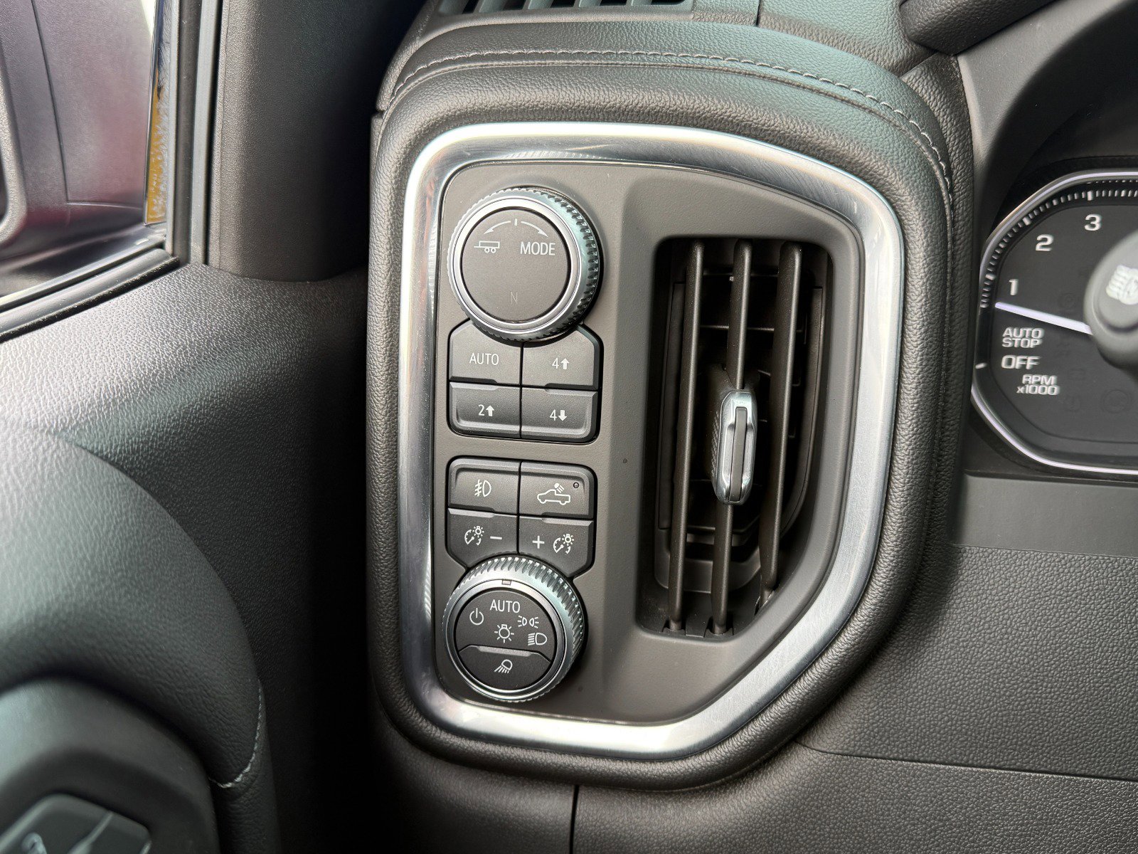 2020 GMC Sierra 1500 SLT - Photo 31