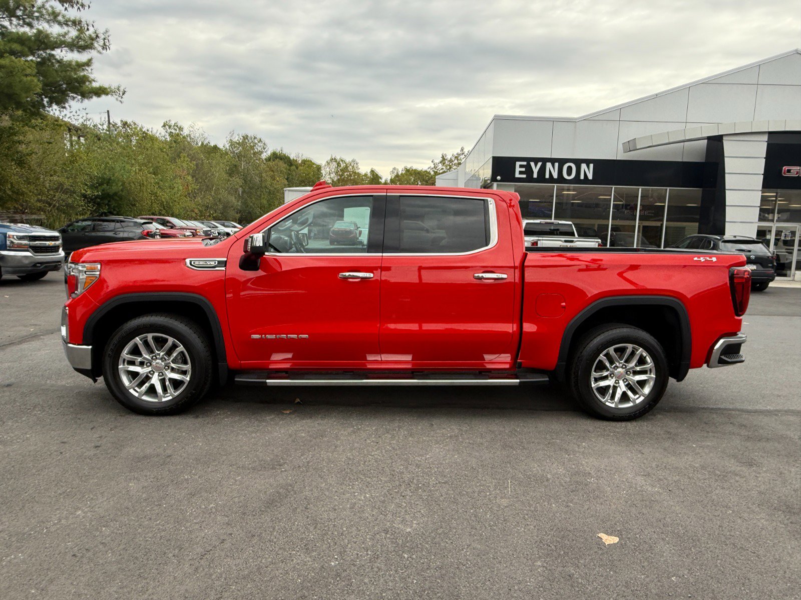 2021 Gmc Sierra 1500 SLT photo 2