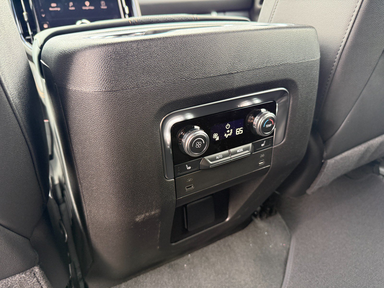 2026 GMC Yukon XL AT4 - Photo 20
