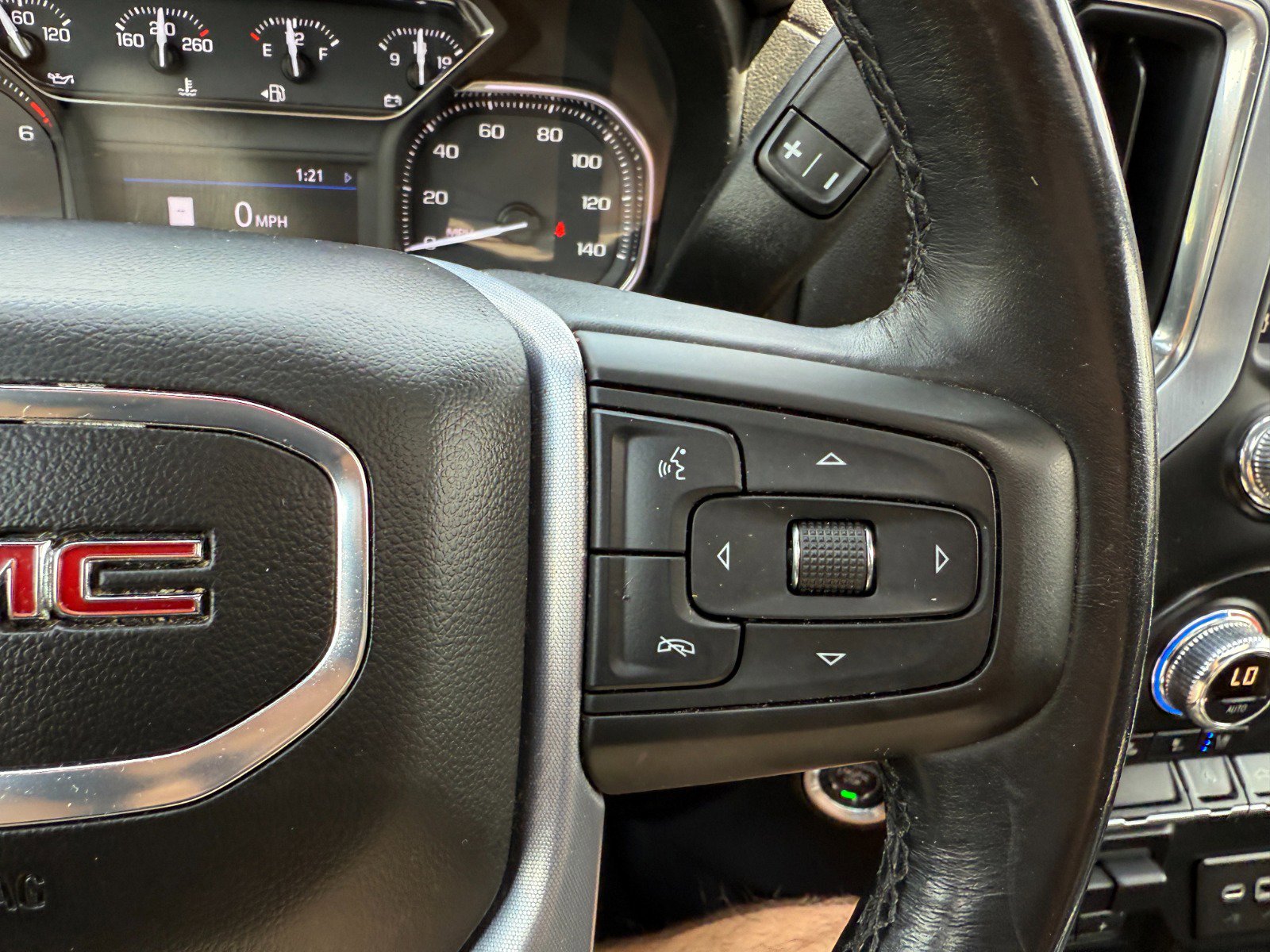 2019 GMC Sierra 1500 SLT - Photo 30