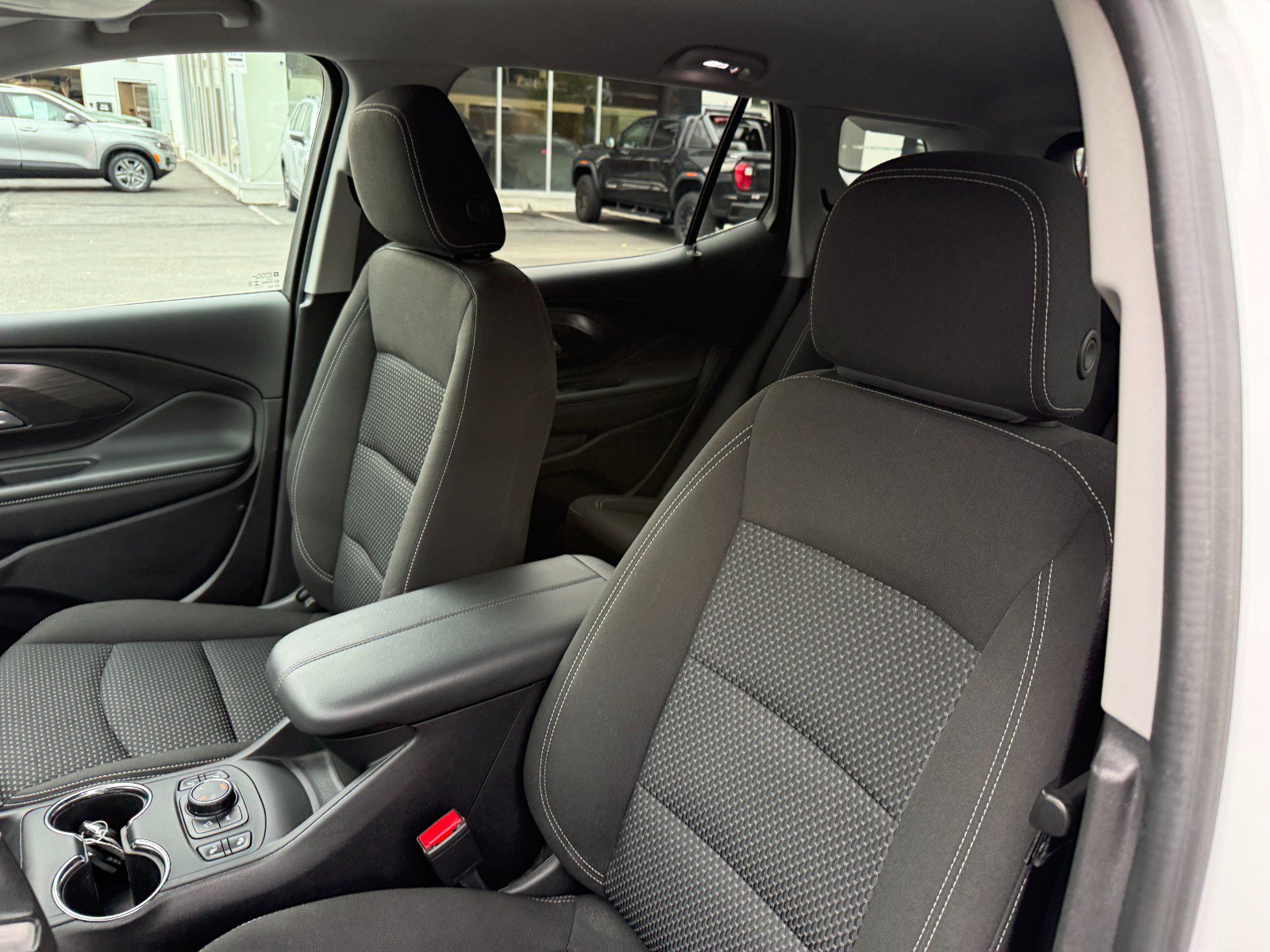 2024 GMC Terrain SLE - Photo 14