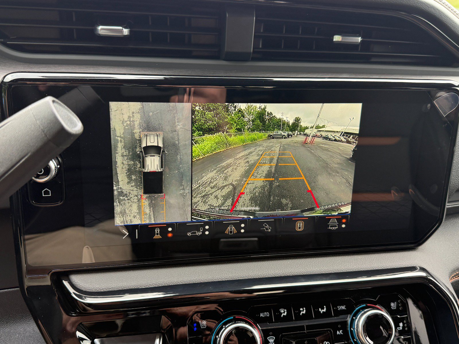 2026 GMC Sierra 2500HD AT4 - Photo 40