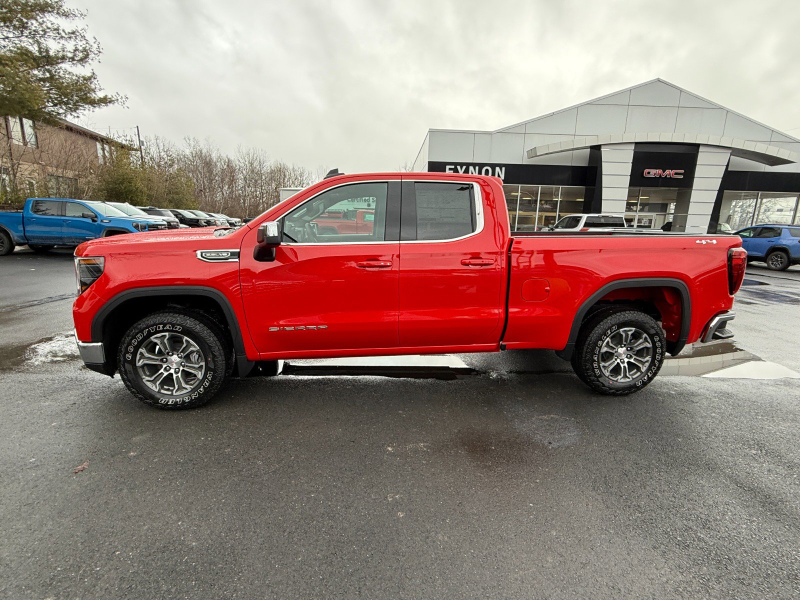 2026 GMC Sierra 1500 SLE - Photo 2