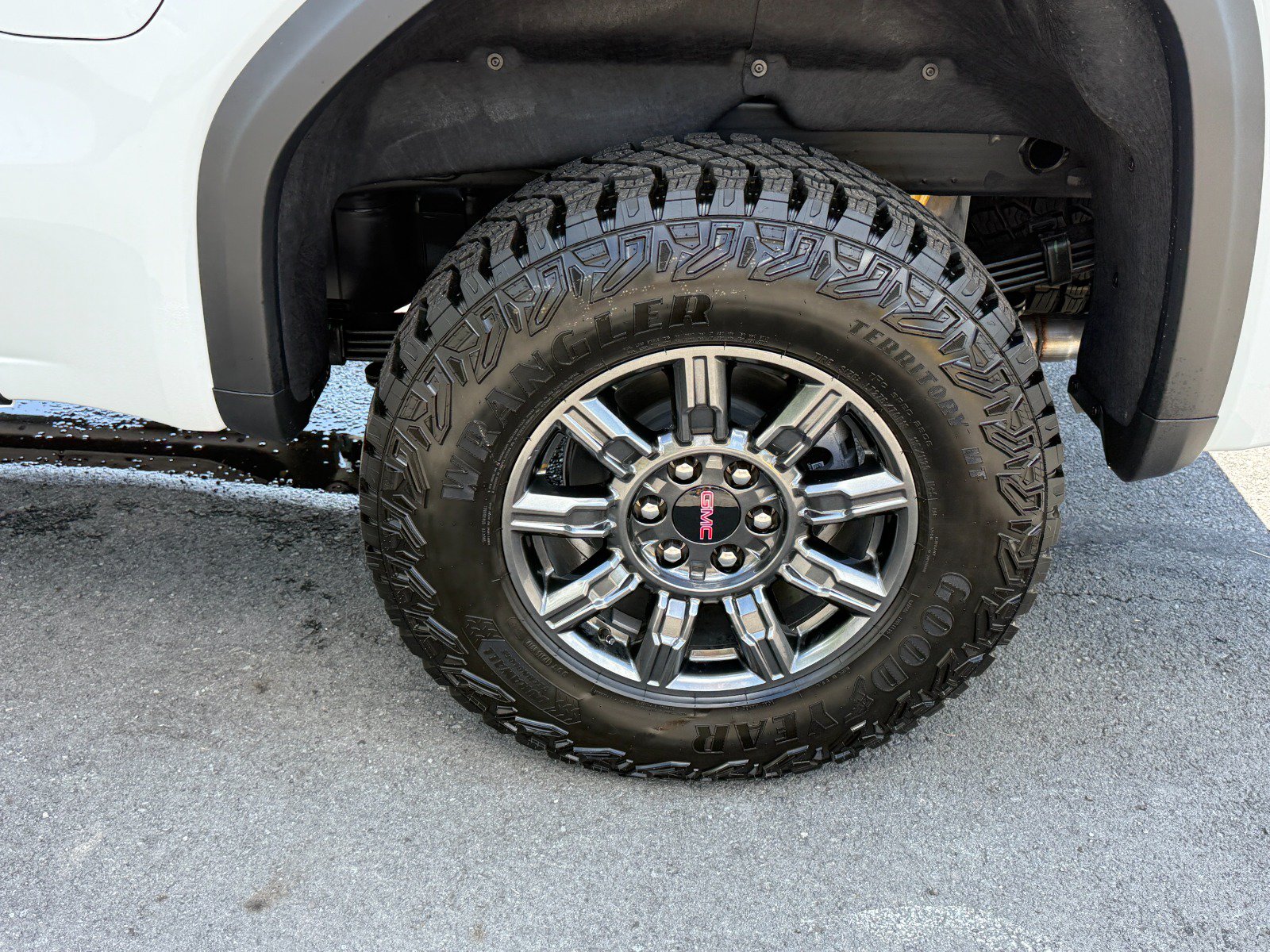 2026 GMC Sierra 1500 AT4X - Photo 10