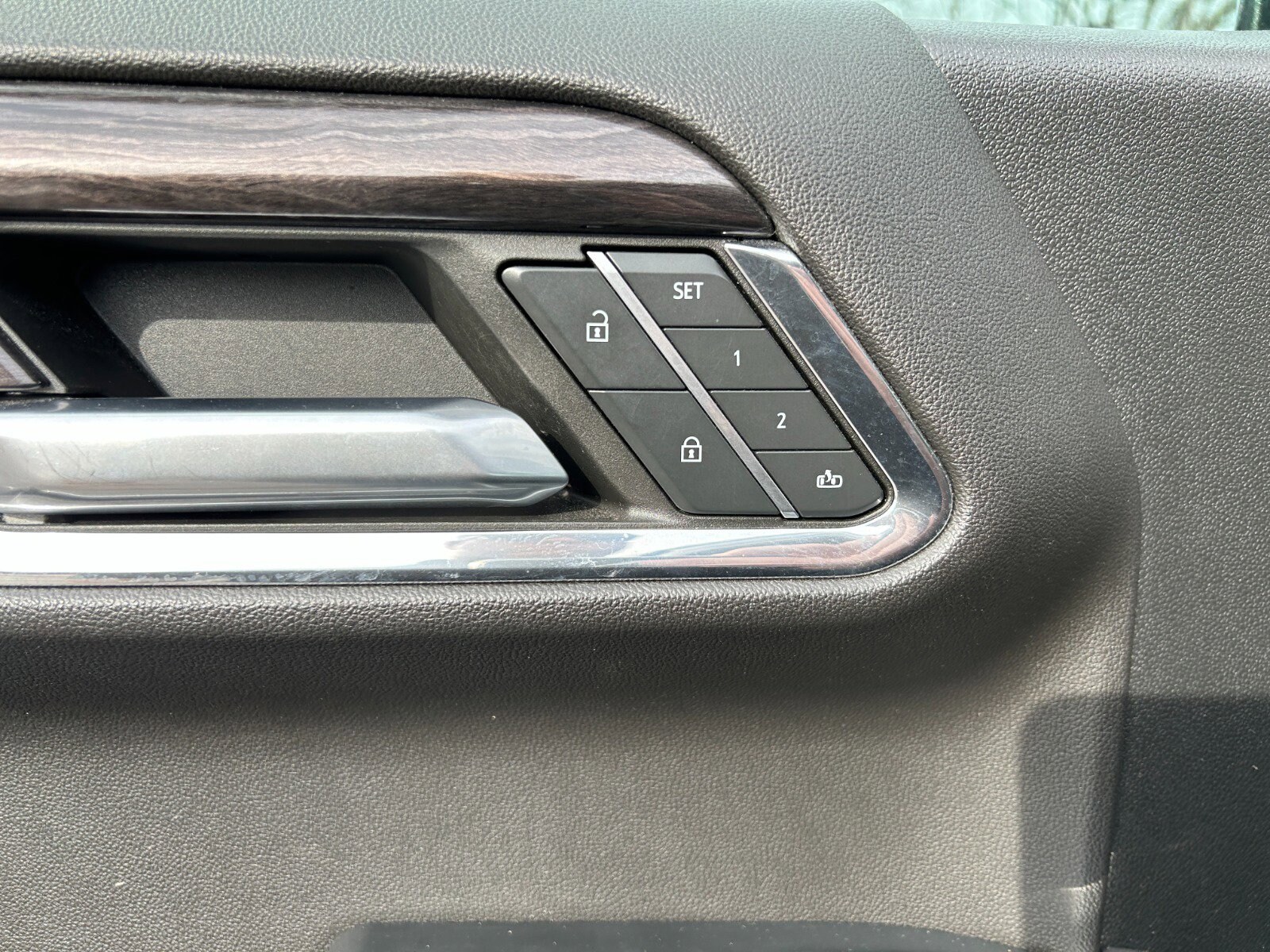 2023 Chevrolet Silverado 1500 LTZ - Photo 23