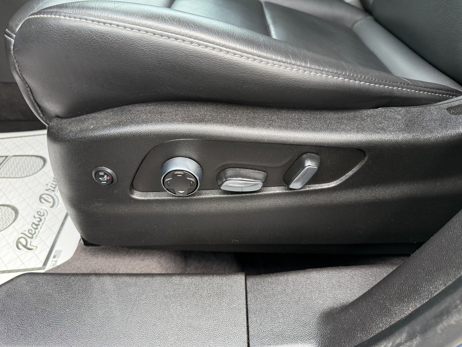 2024 Cadillac XT4 Premium Luxury - Photo 23