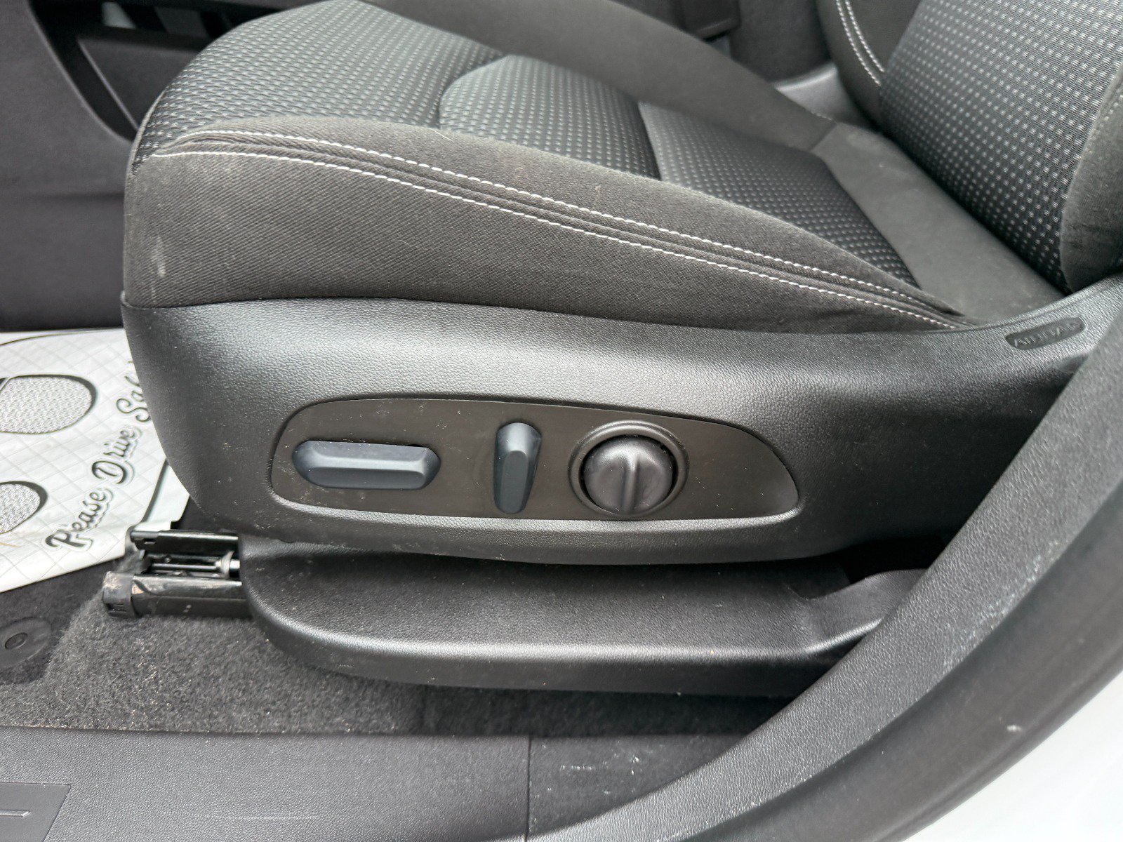 2024 GMC Terrain SLE - Photo 23