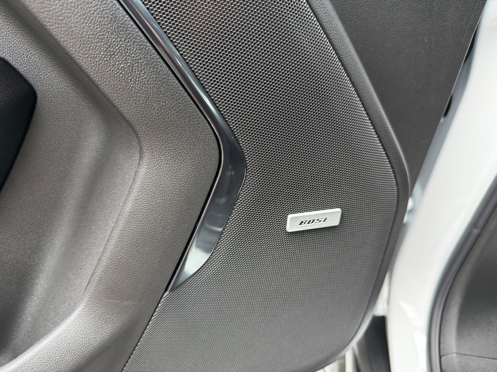 2026 GMC Yukon XL AT4 - Photo 28