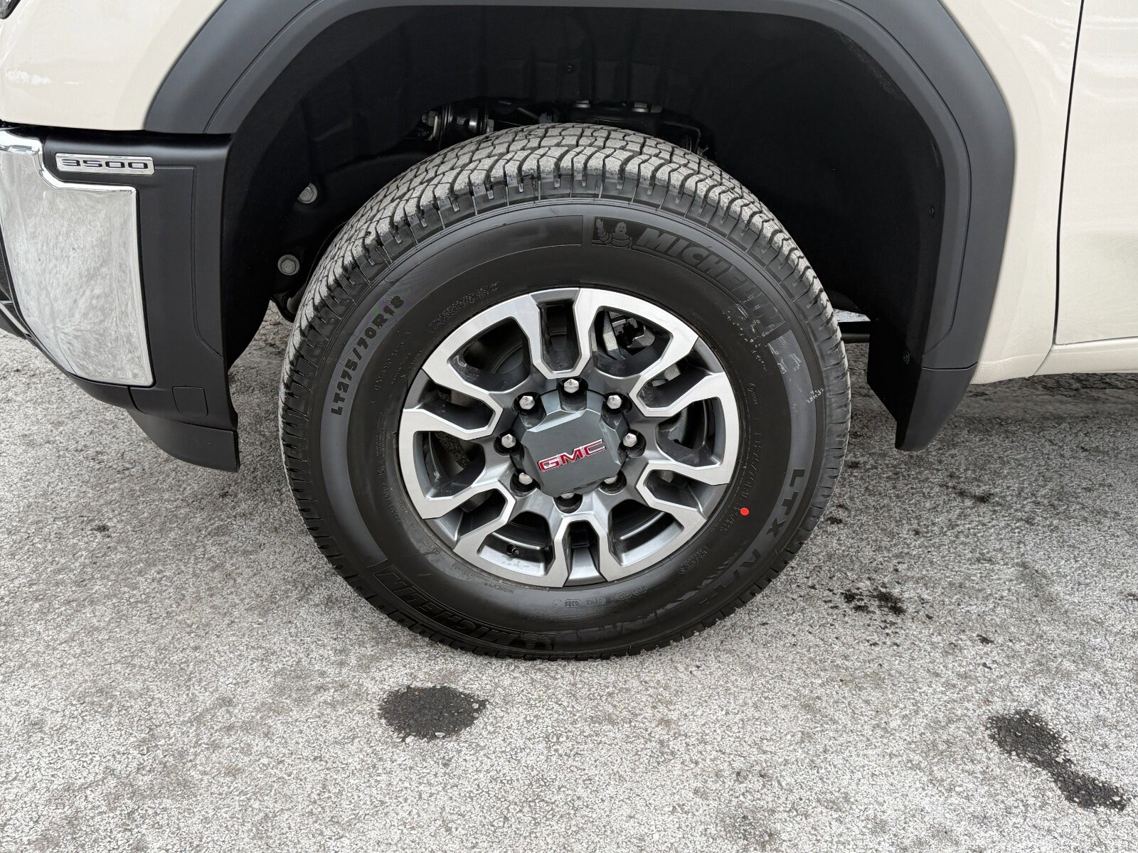2026 GMC Sierra 3500HD SLE - Photo 9
