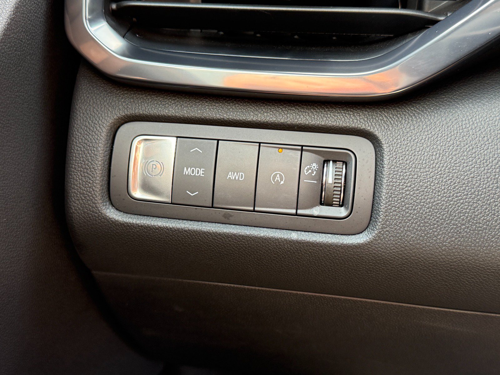 2025 GMC Acadia AT4 - Photo 33