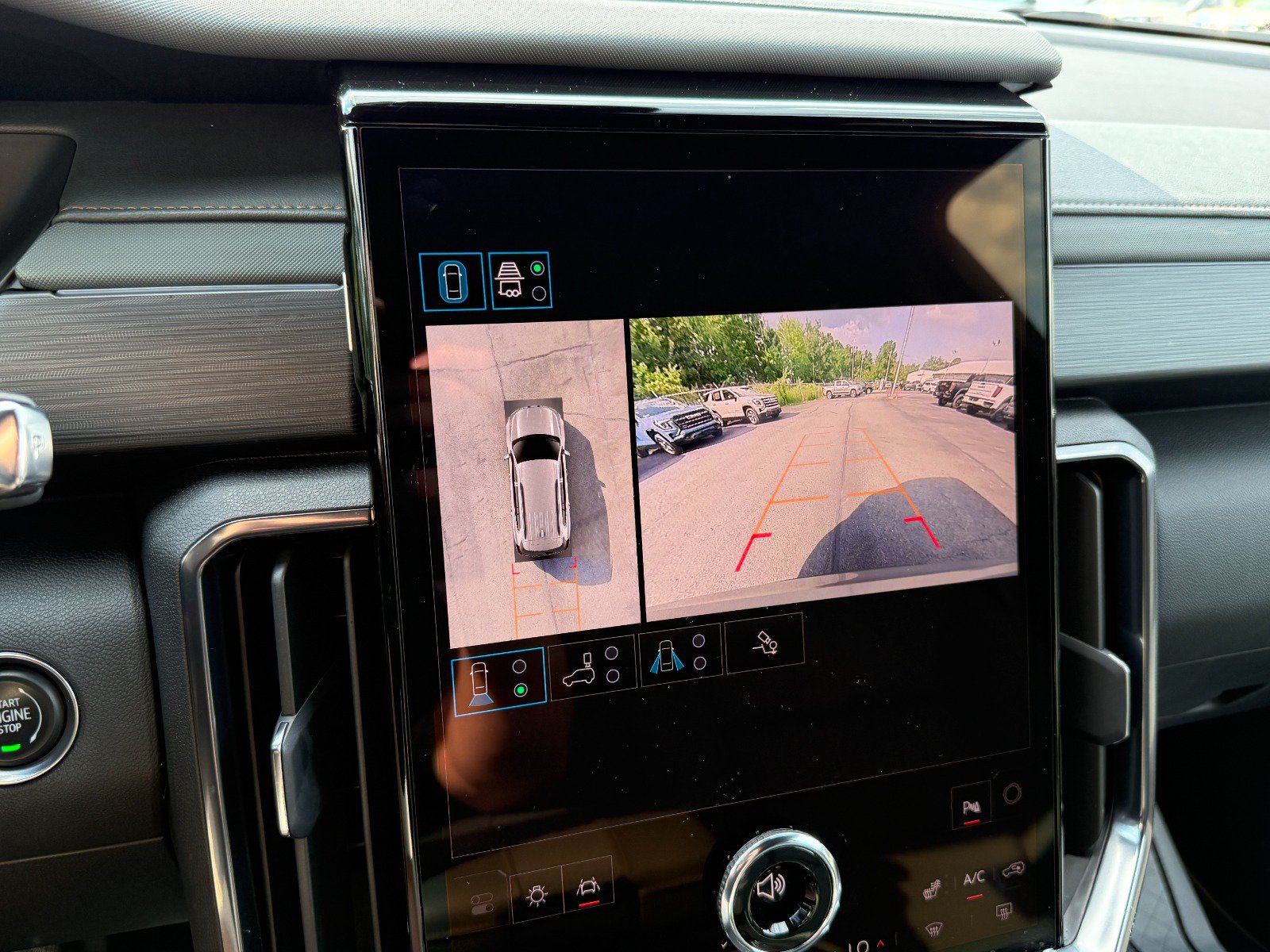 2025 GMC Acadia AT4 - Photo 39