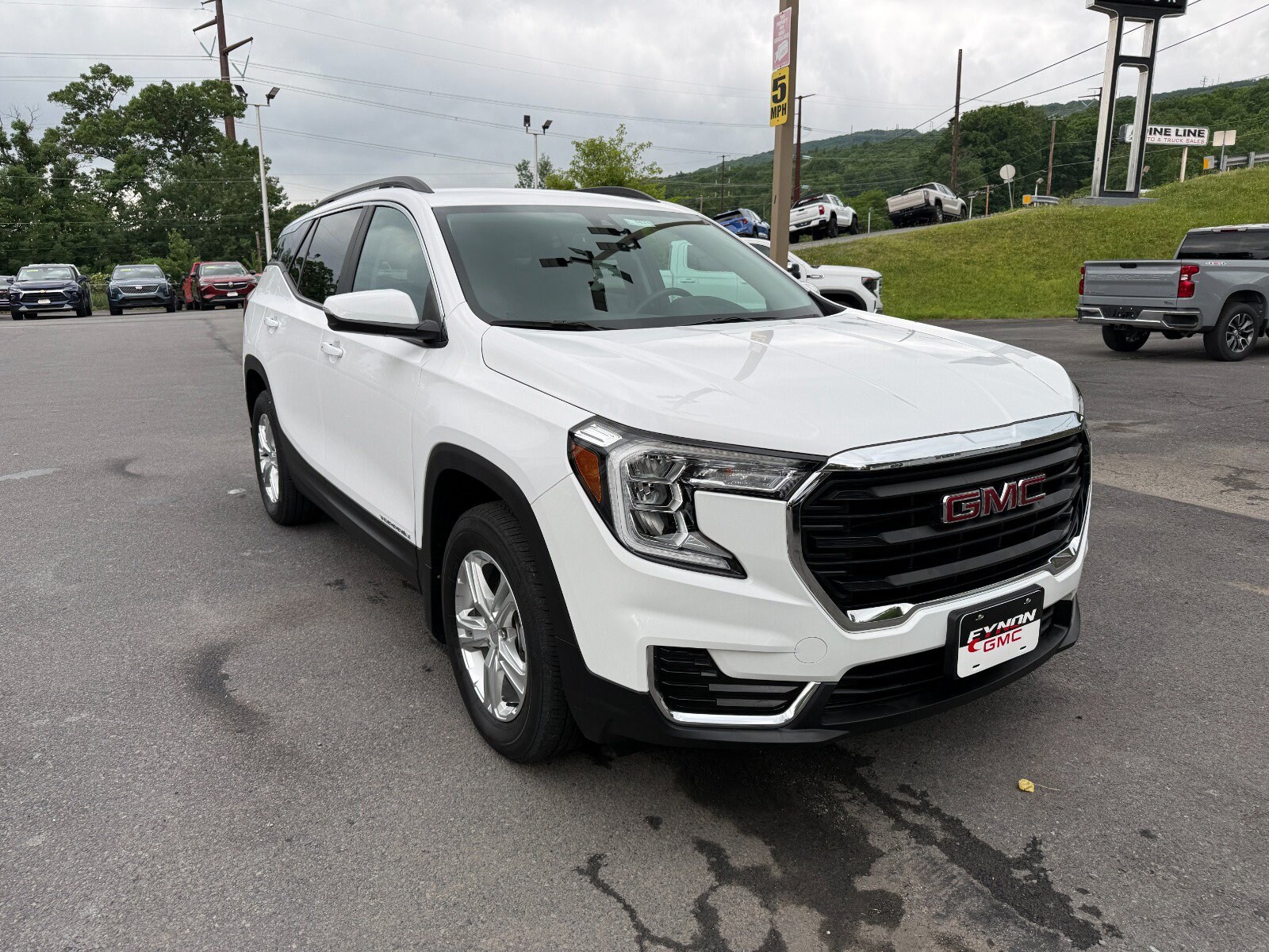 2024 GMC Terrain SLE - Photo 7