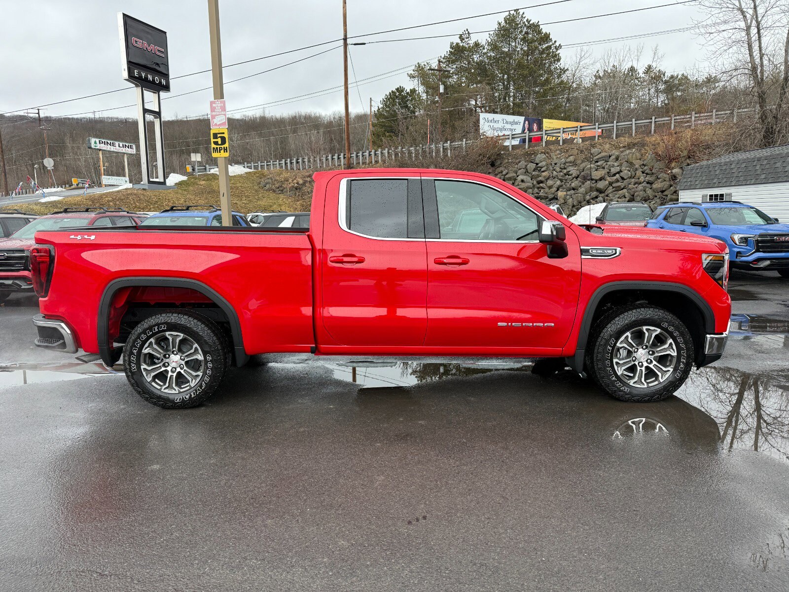 2026 GMC Sierra 1500 SLE - Photo 6
