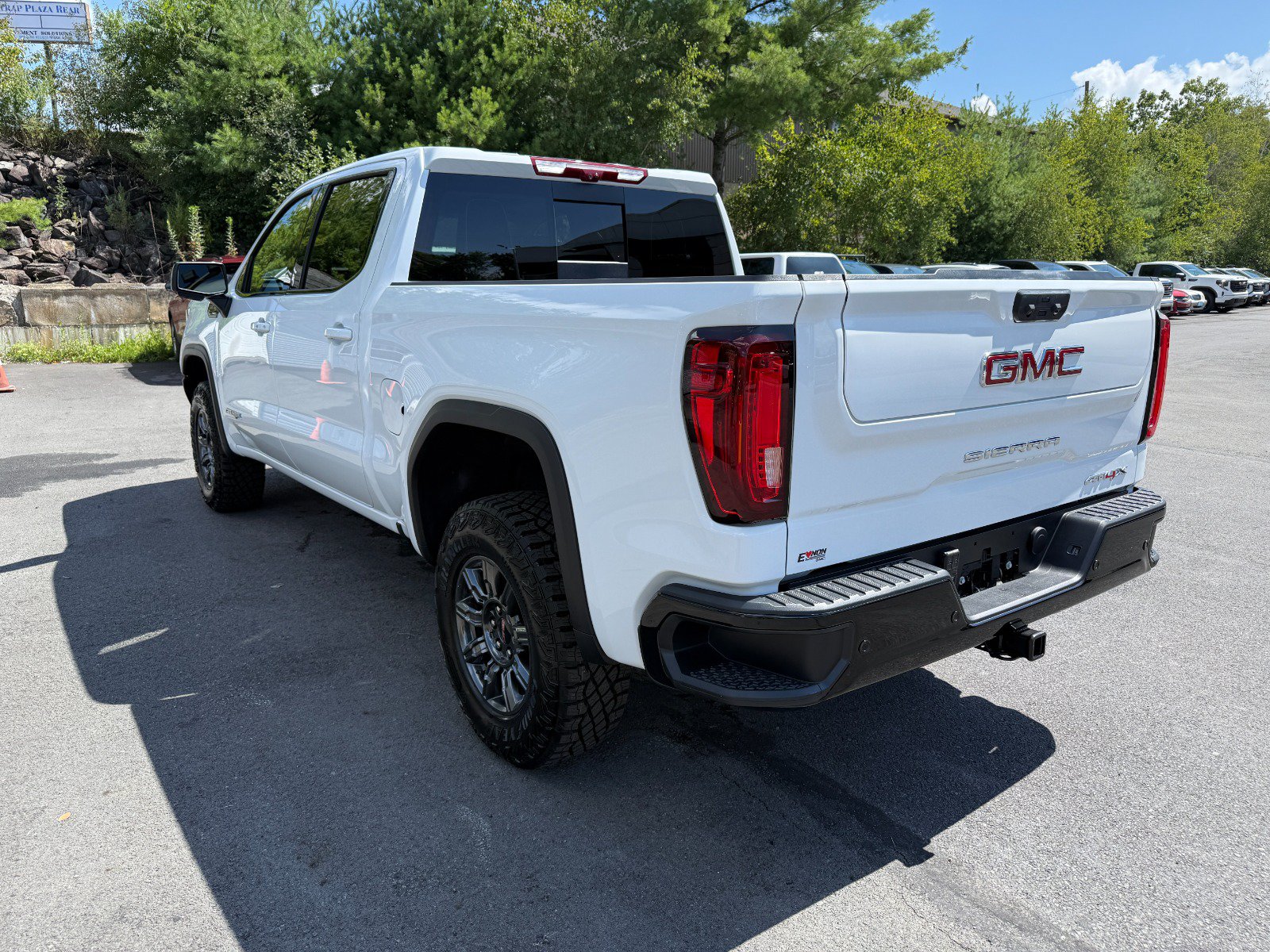2026 GMC Sierra 1500 AT4X - Photo 3