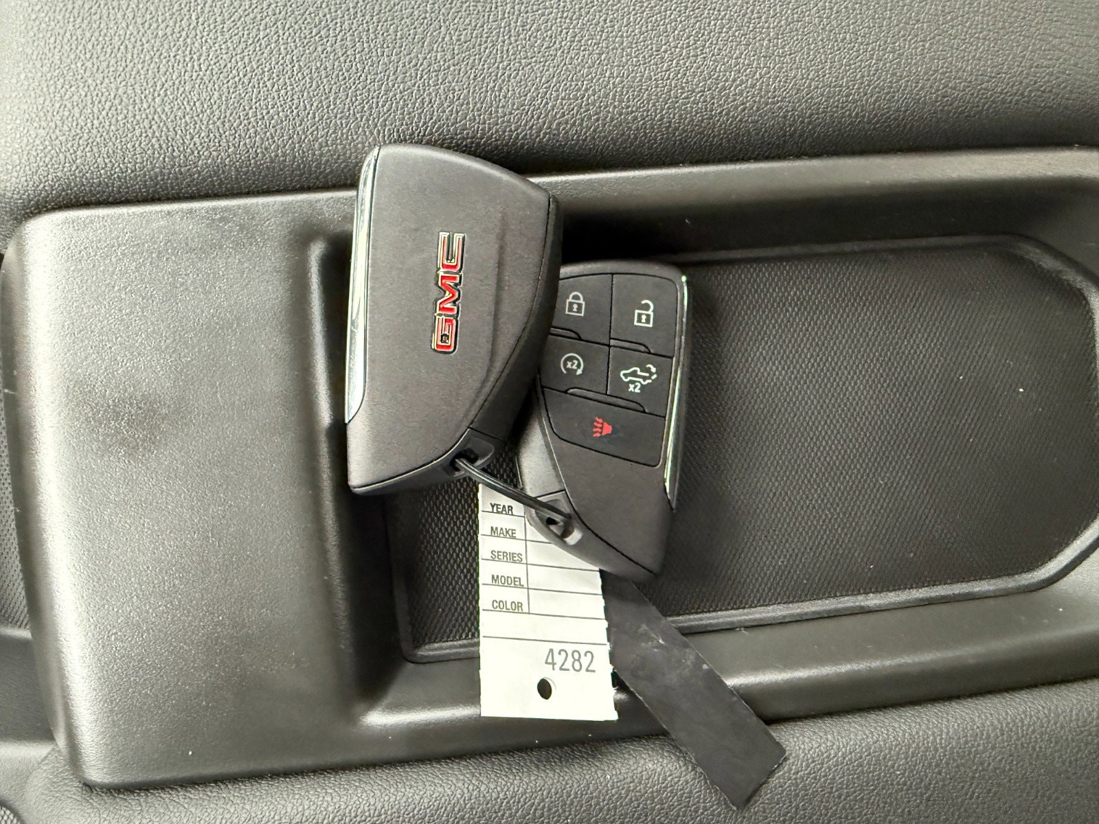 2026 GMC Sierra 3500HD SLE - Photo 30