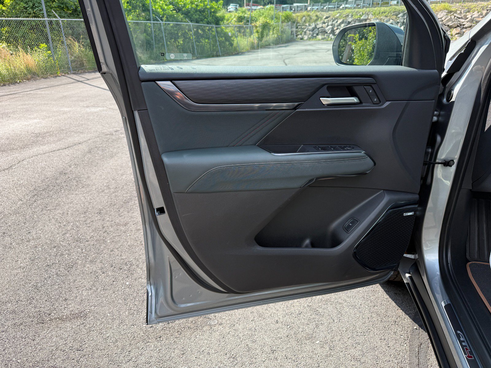 2025 GMC Acadia AT4 - Photo 16