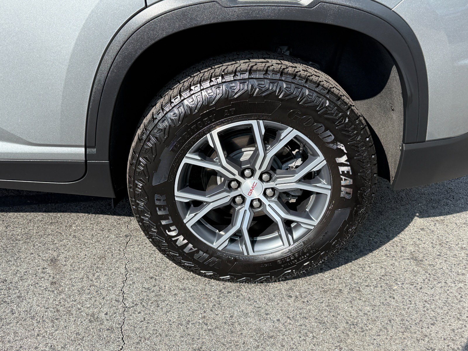 2025 GMC Acadia AT4 - Photo 10