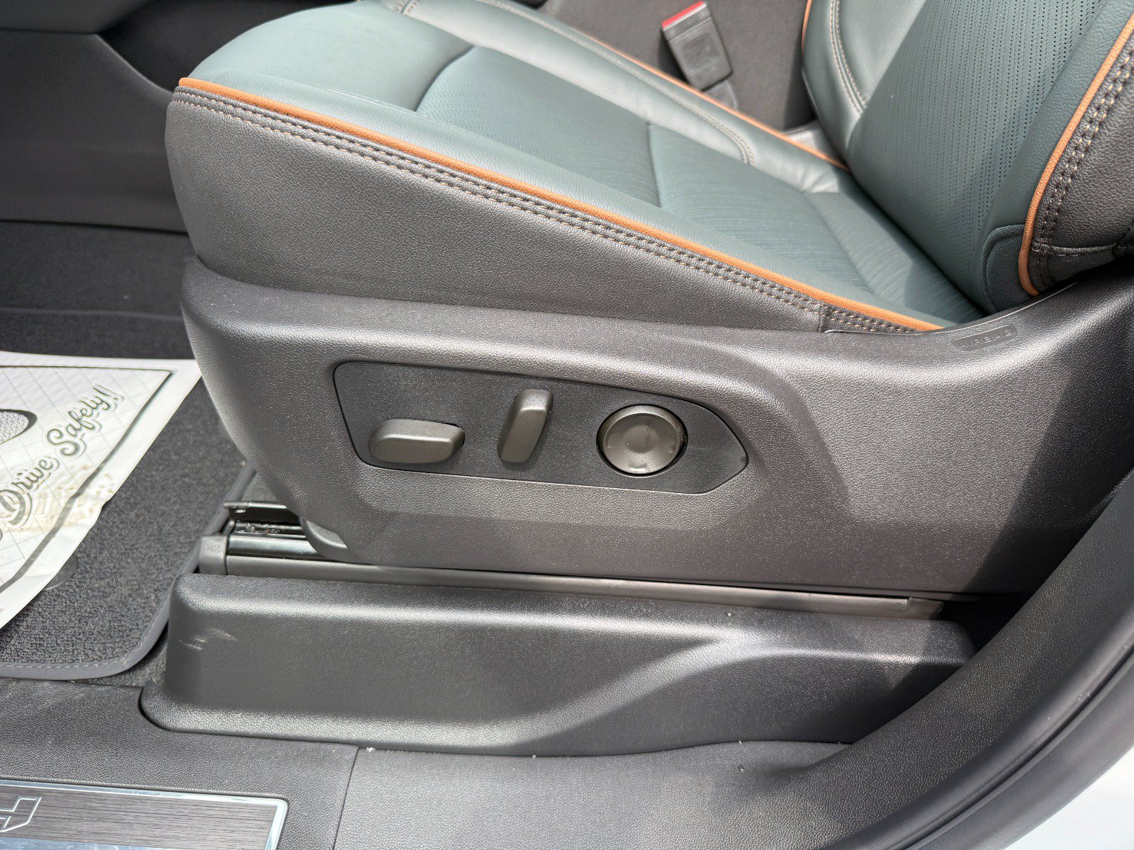 2026 GMC Yukon XL AT4 - Photo 26