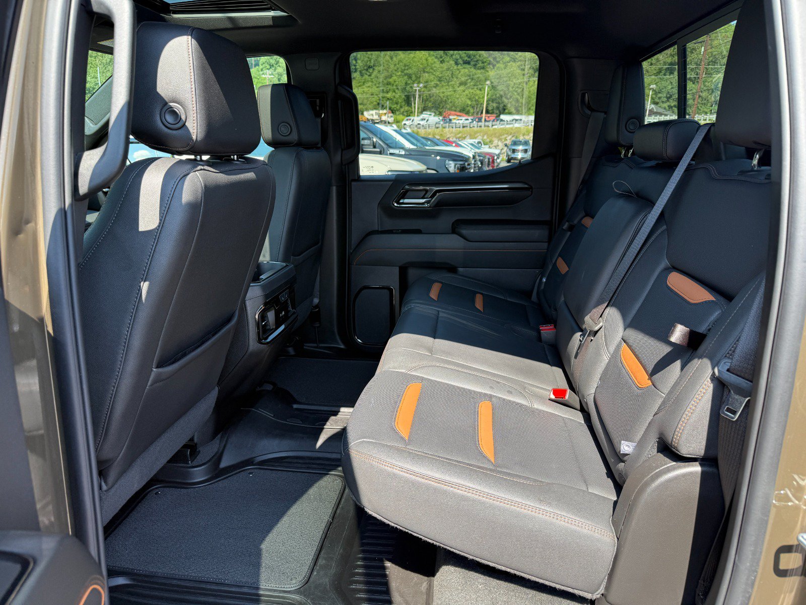 2024 GMC Sierra 1500 AT4 - Photo 17