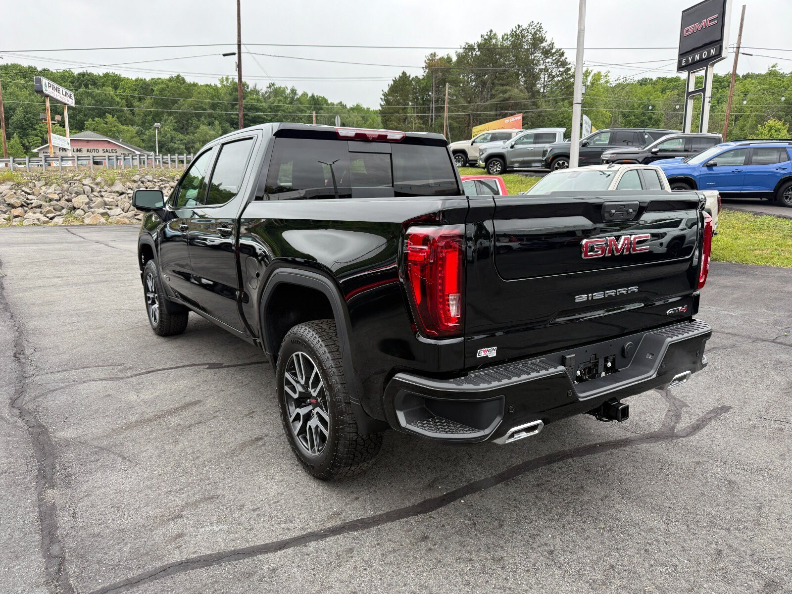 2026 GMC Sierra 1500 AT4 - Photo 3
