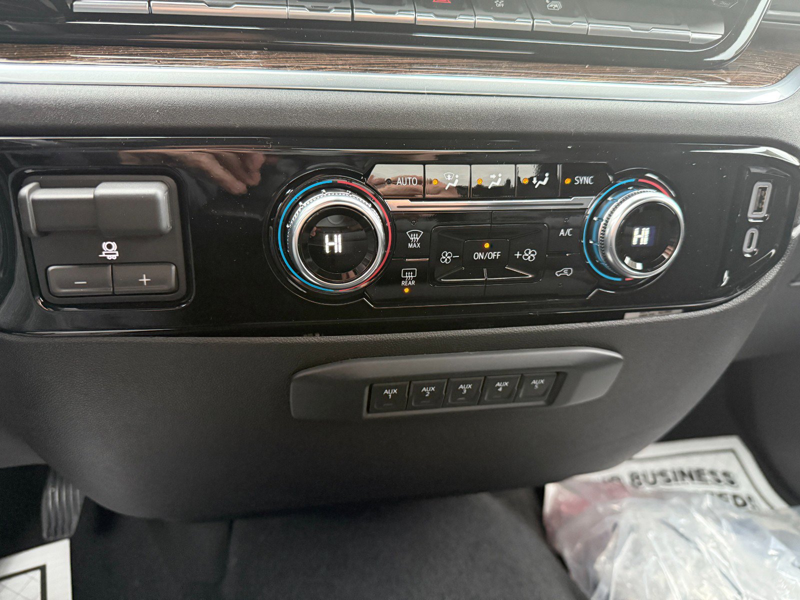 2026 GMC Sierra 3500HD SLE - Photo 27