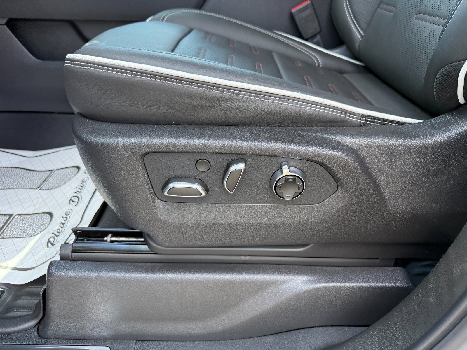 2026 GMC Sierra 1500 AT4X - Photo 25