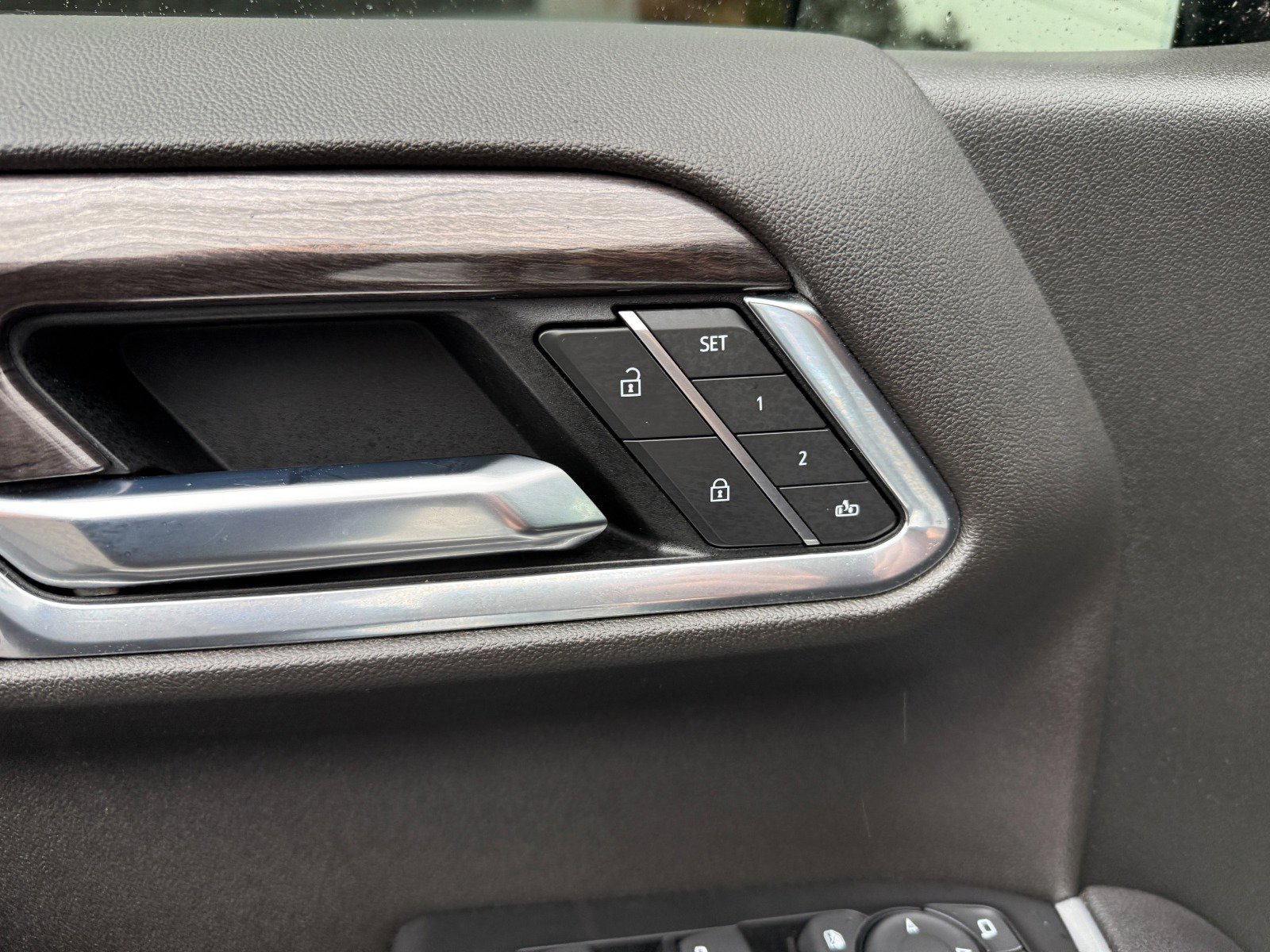 2022 Chevrolet Silverado 1500 LTZ - Photo 25