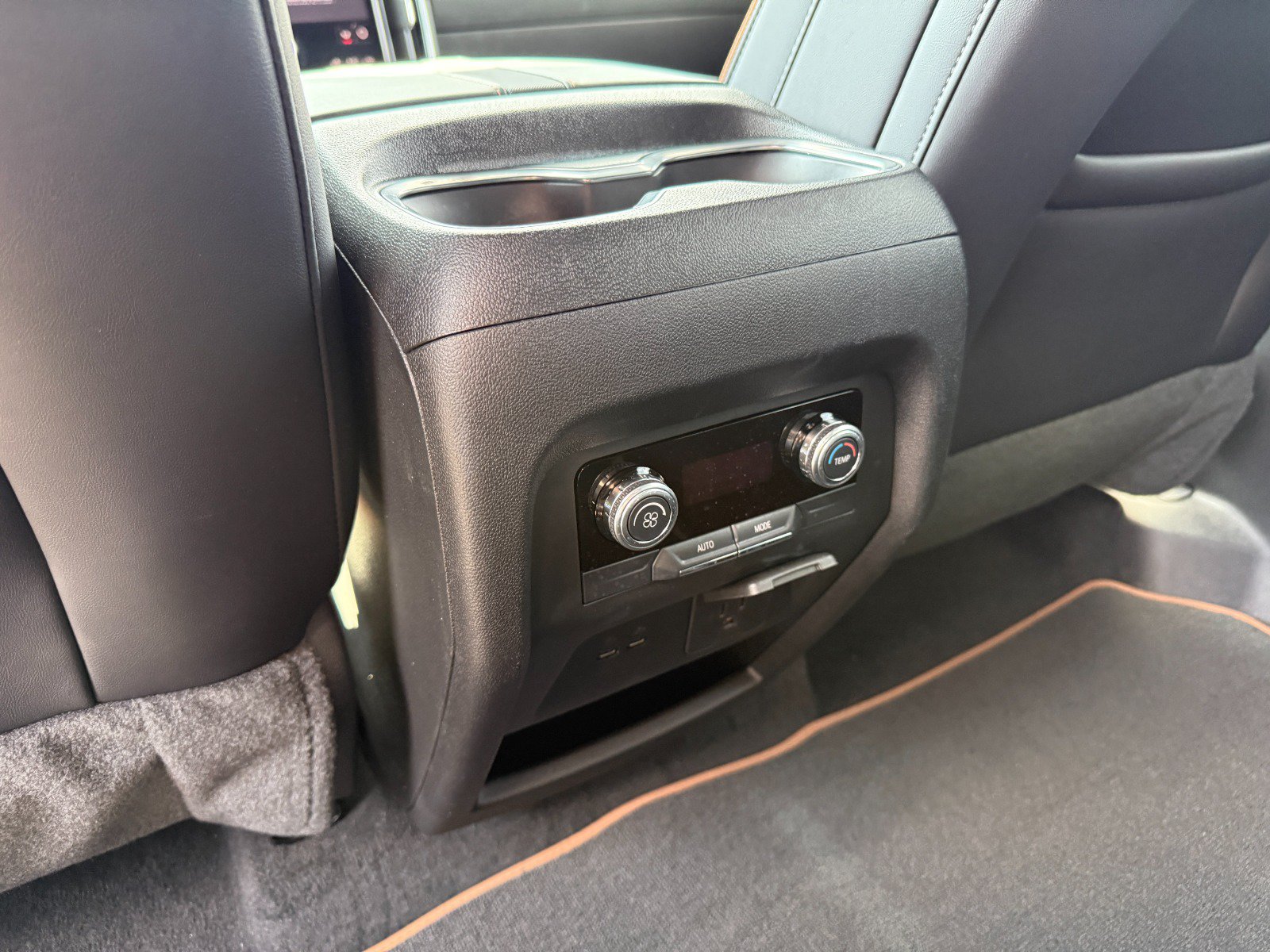 2025 GMC Acadia AT4 - Photo 19