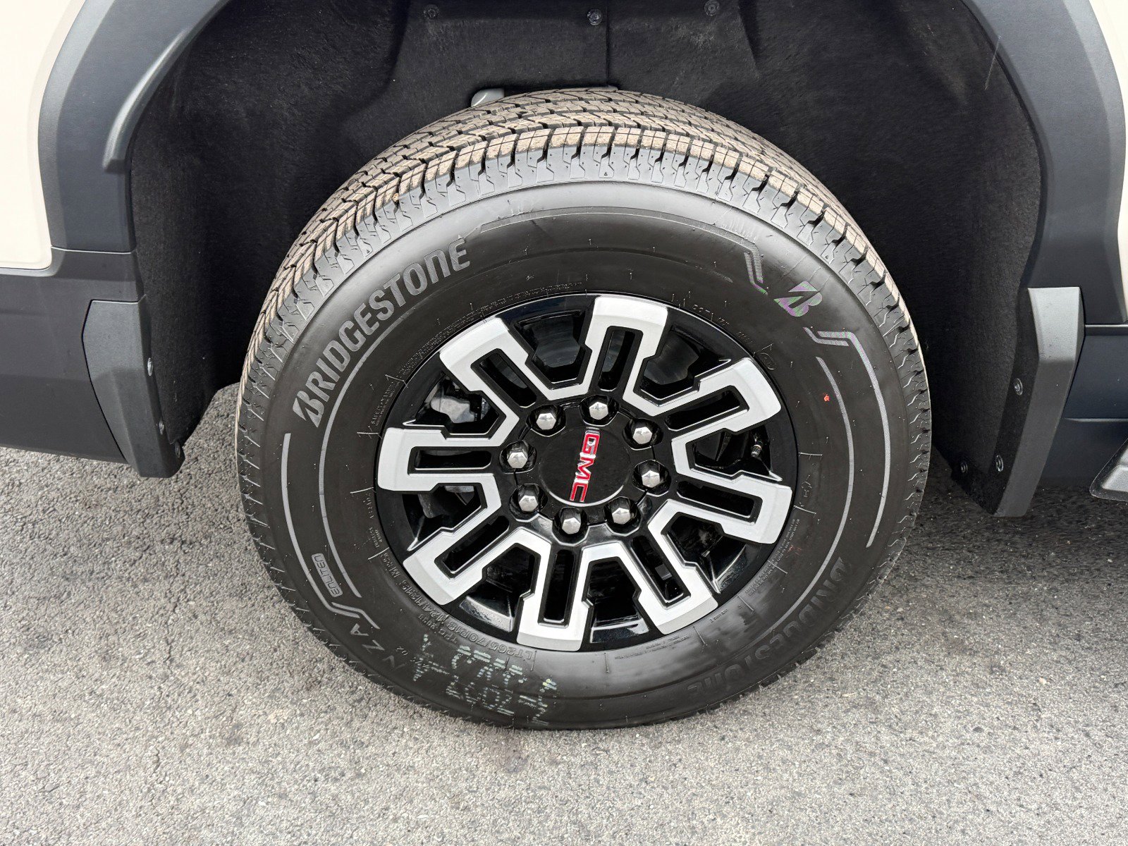2026 GMC Sierra EV Elevation - Photo 10