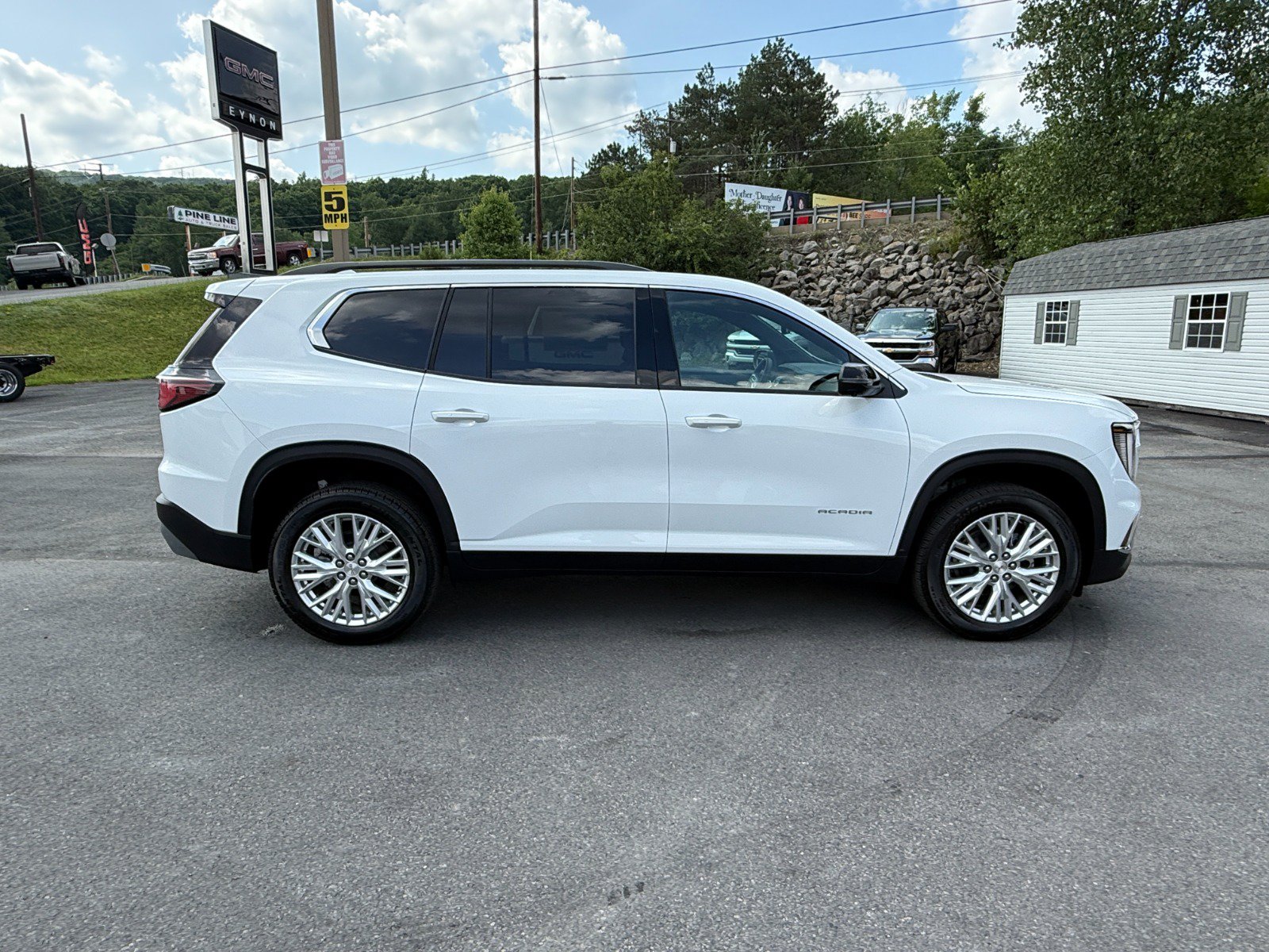 2026 GMC Acadia Elevation - Photo 6