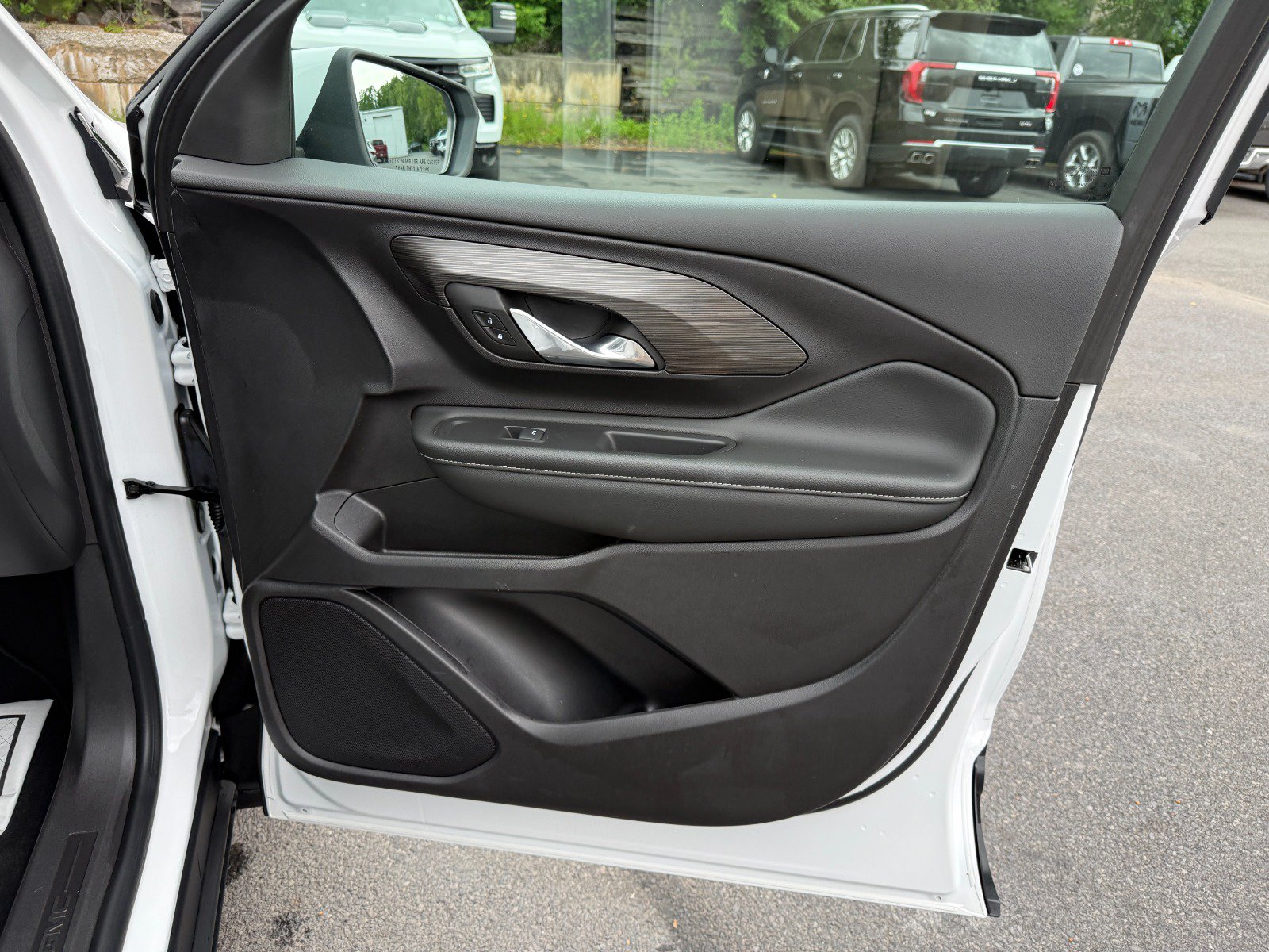 2024 GMC Terrain SLE - Photo 22