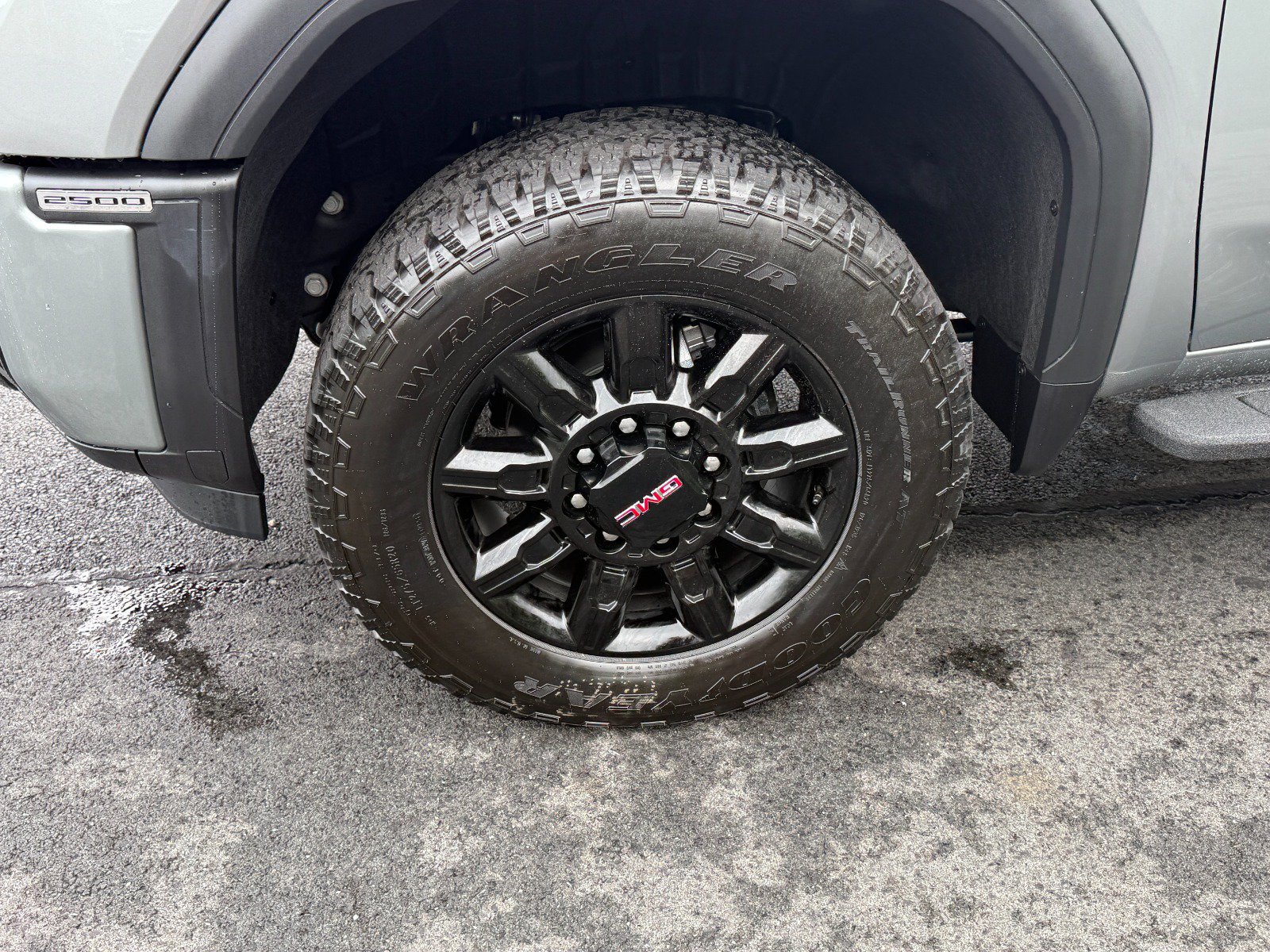 2026 GMC Sierra 2500HD AT4 - Photo 9