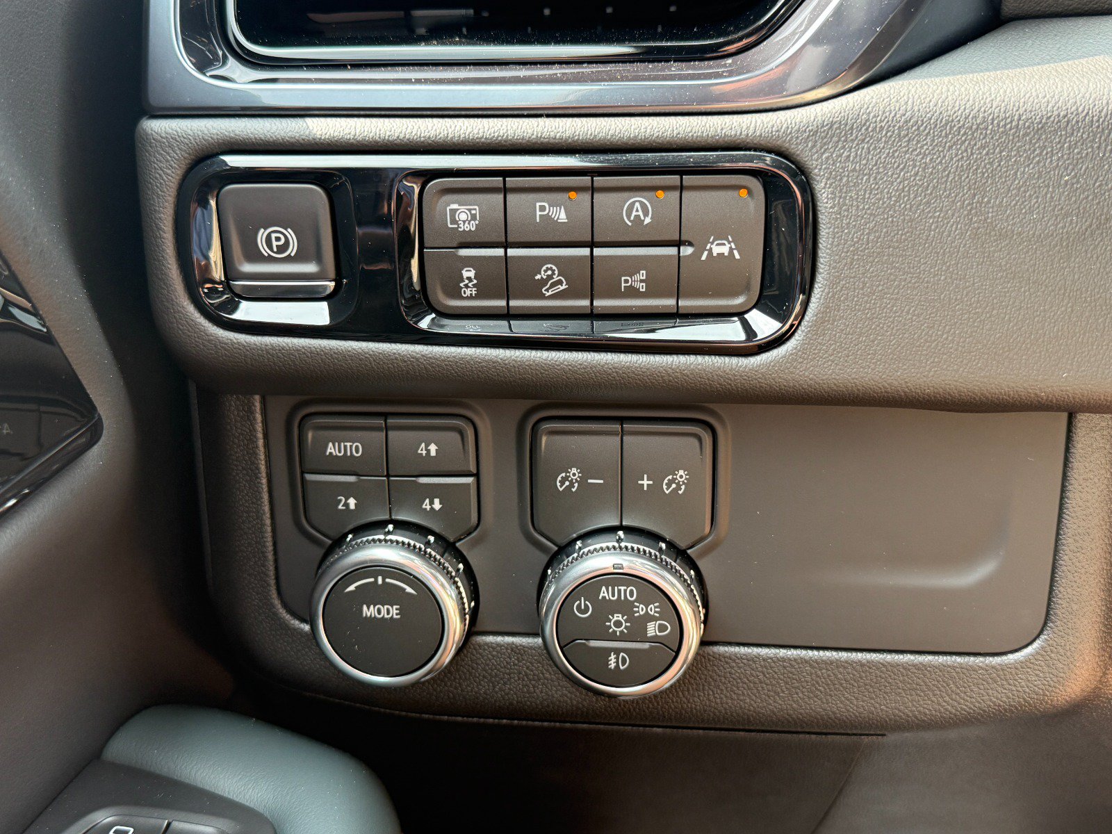 2026 GMC Yukon XL AT4 - Photo 33