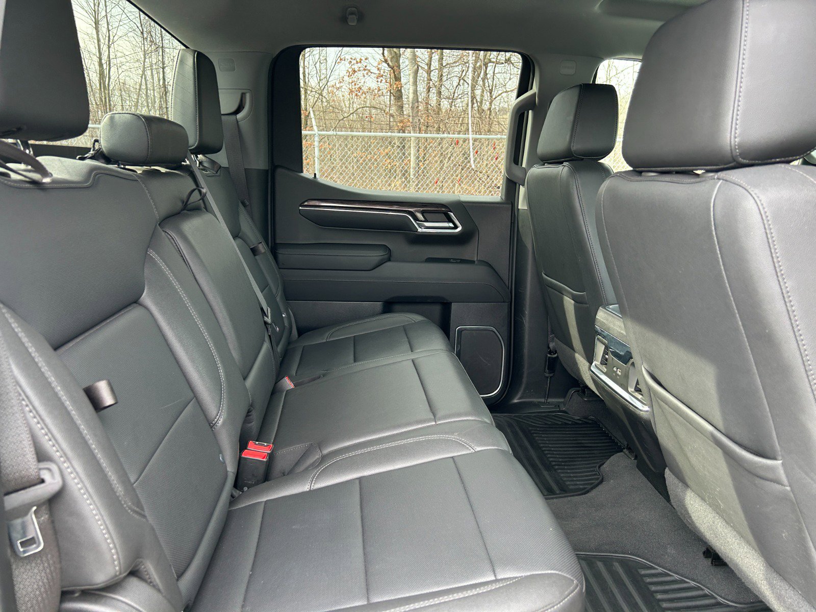 2023 Chevrolet Silverado 1500 LTZ - Photo 18