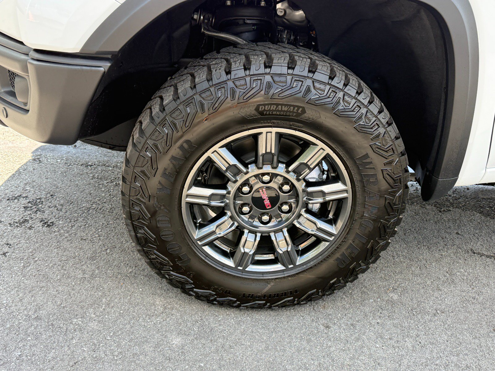2026 GMC Sierra 1500 AT4X - Photo 9